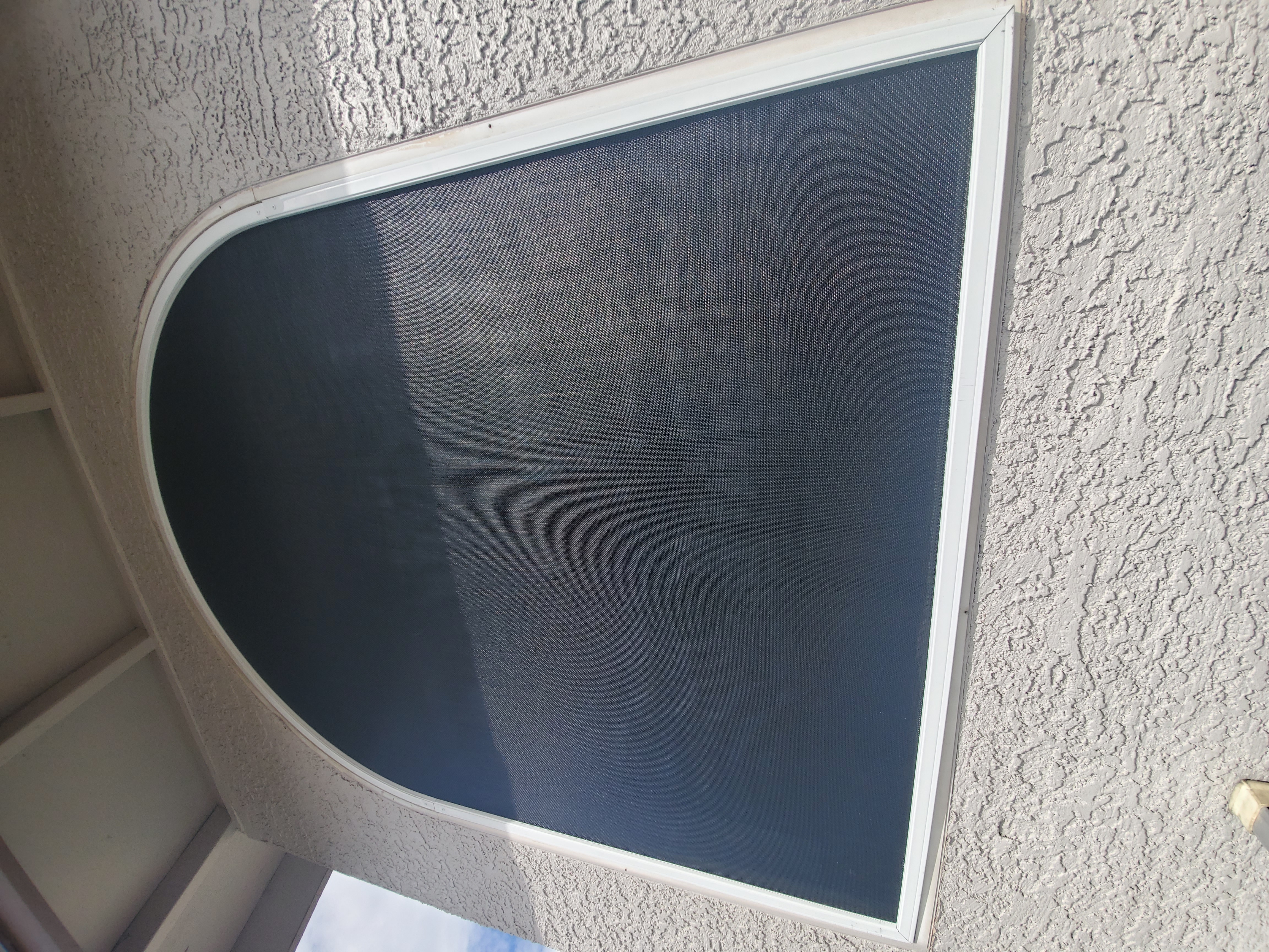 Sunscreen installation - outdoor patio